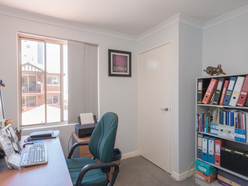 4/42 Bronte Street, East Perth WA 6004