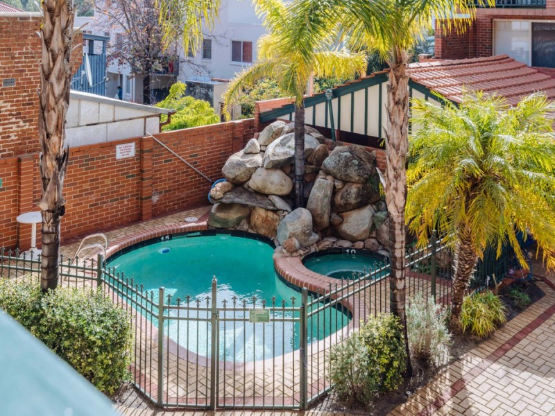 4/42 Bronte Street, East Perth WA 6004