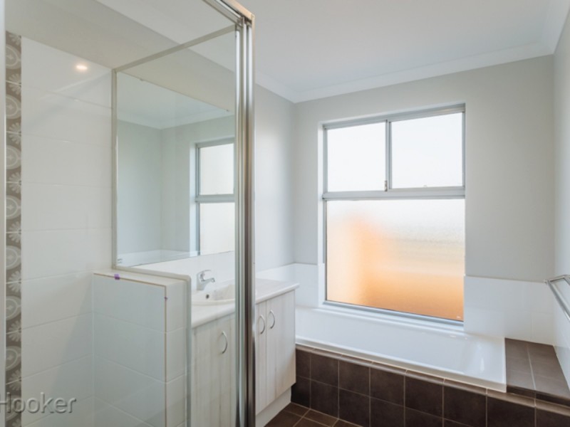 15 Bindarri Grove, Wandi WA 6167