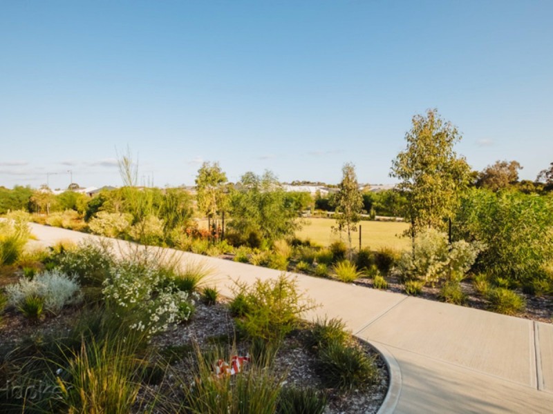 15 Bindarri Grove, Wandi WA 6167