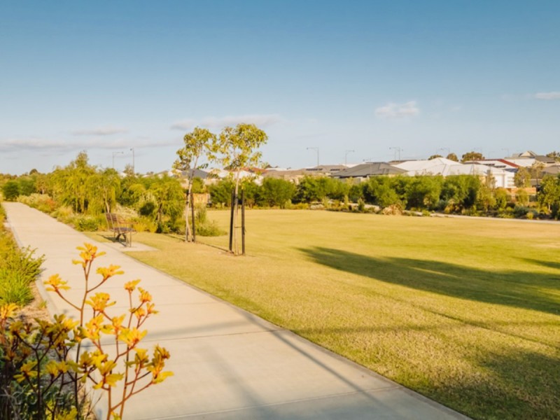 15 Bindarri Grove, Wandi WA 6167
