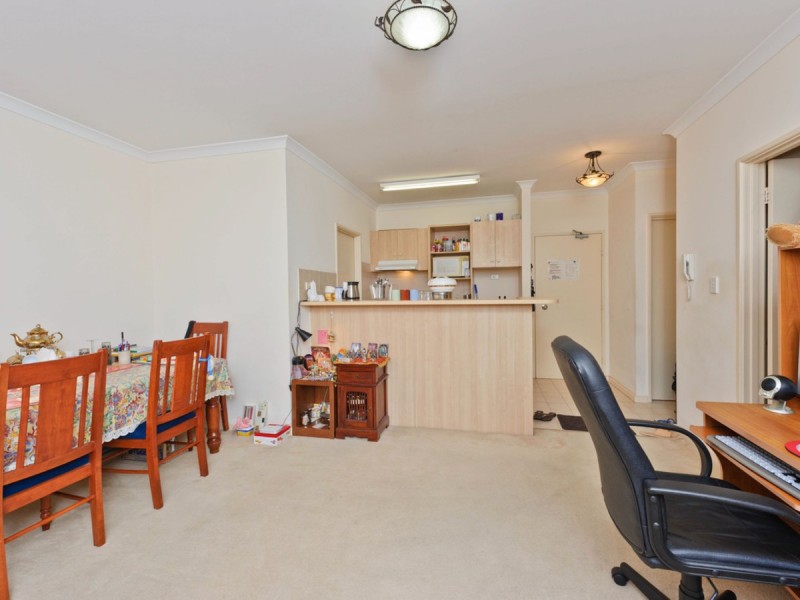 8/11 Regal Place, East Perth WA 6004
