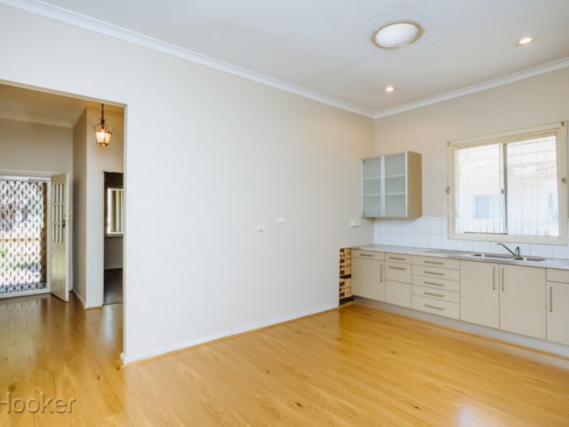 7 Morgan Road, Redcliffe WA 6104