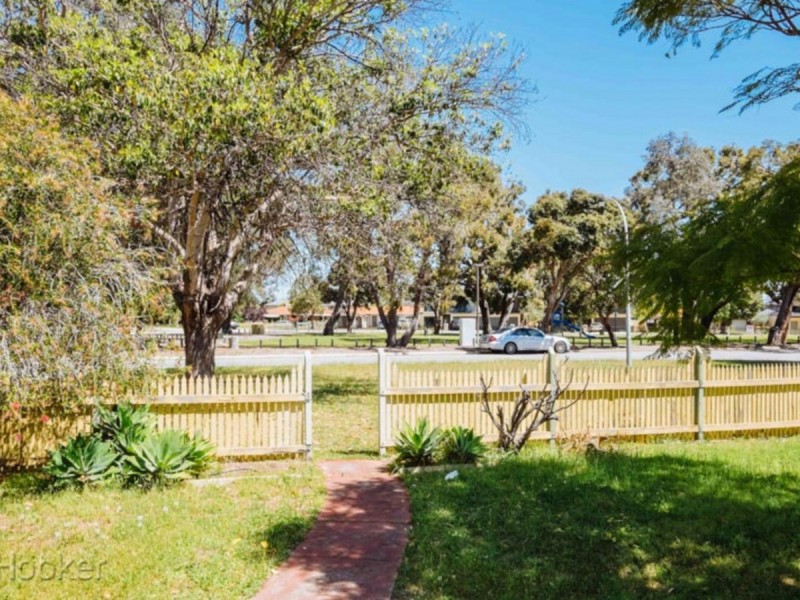 7 Morgan Road, Redcliffe WA 6104