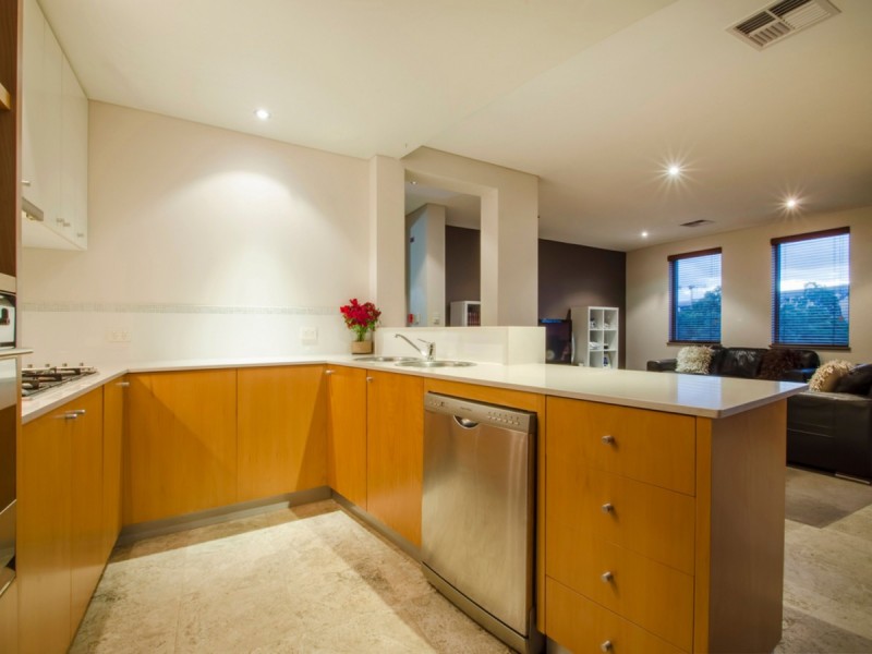 2/33 Royal Street, East Perth WA 6004