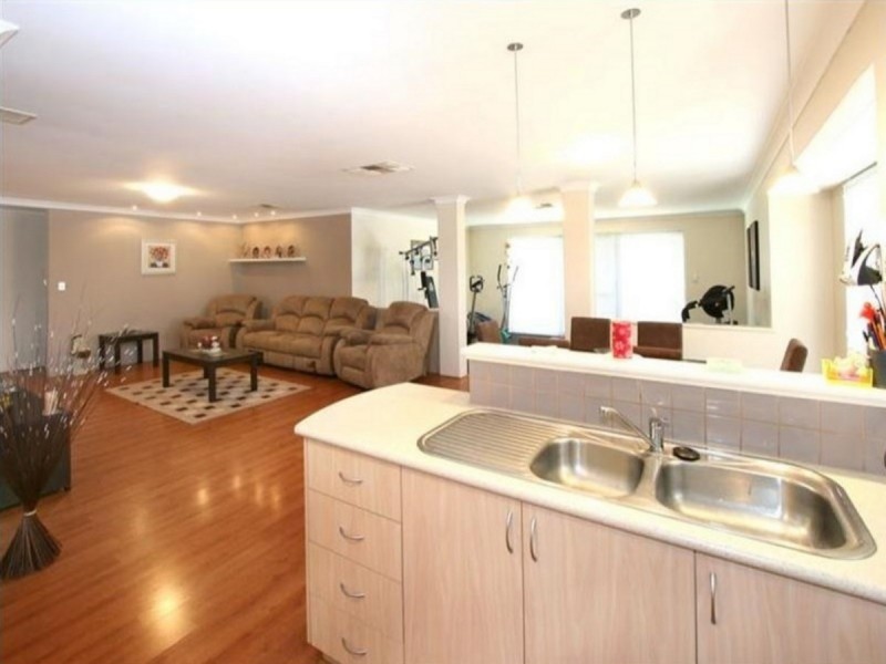 12 Thirlmere Way, High Wycombe WA 6057