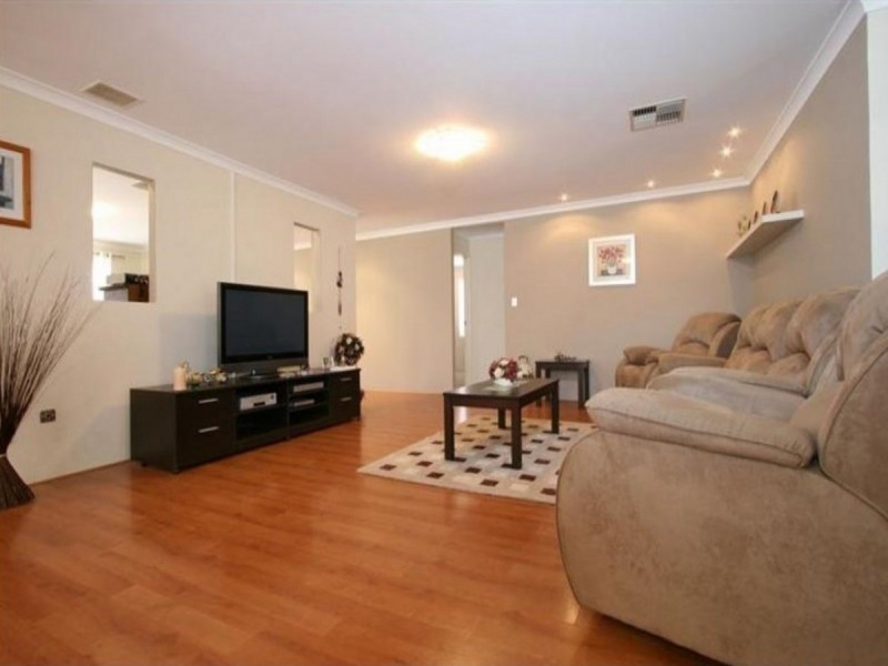 12 Thirlmere Way, High Wycombe WA 6057