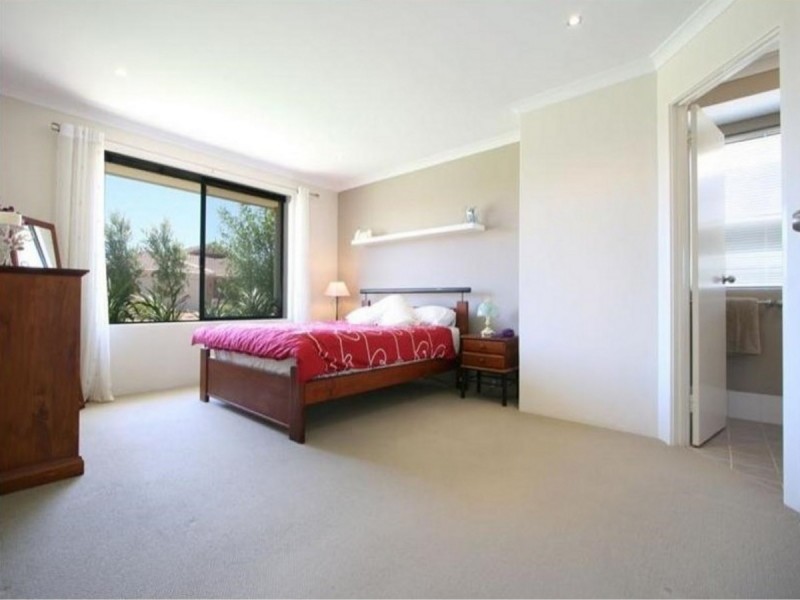 12 Thirlmere Way, High Wycombe WA 6057