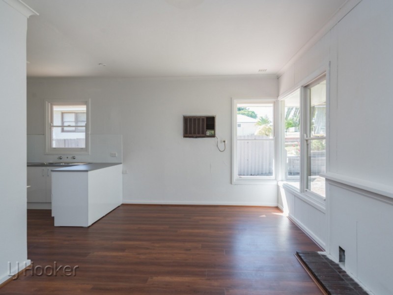 21 Tangmere Way, Balga WA 6061