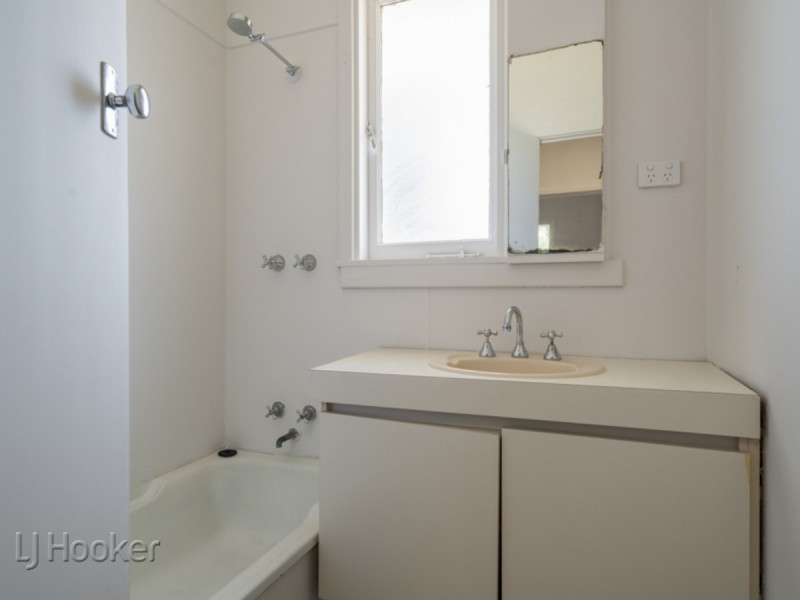 21 Tangmere Way, Balga WA 6061