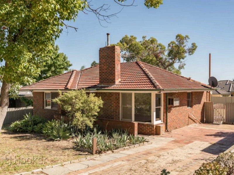 21 Tangmere Way, Balga WA 6061
