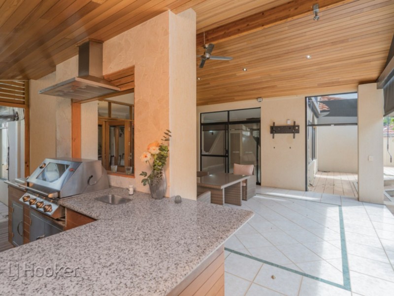 11 Arno Crescent, Attadale WA 6156