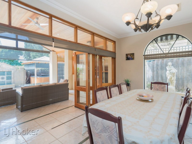 11 Arno Crescent, Attadale WA 6156