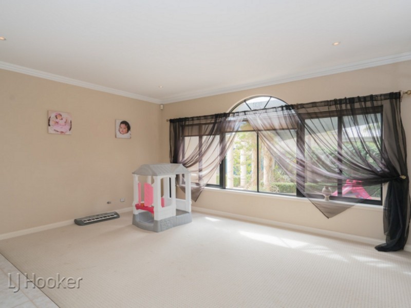 11 Arno Crescent, Attadale WA 6156