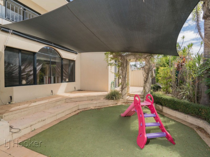 11 Arno Crescent, Attadale WA 6156