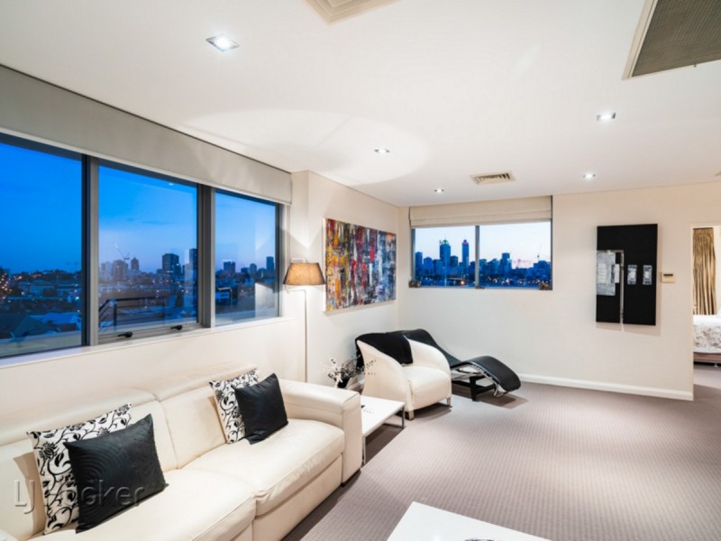 Penthouse 2/47 Tully Road, East Perth WA 6004