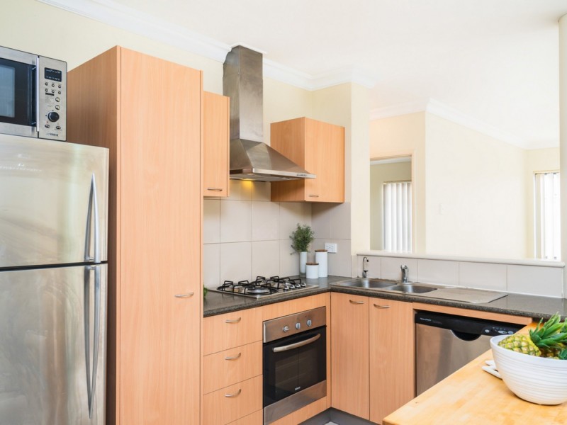 27/7 Bronte Street, East Perth WA 6004