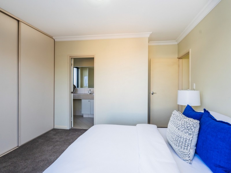 27/7 Bronte Street, East Perth WA 6004