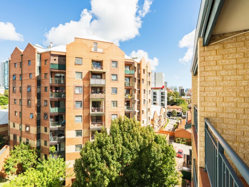 30/55 Wellington Street, East Perth WA 6004