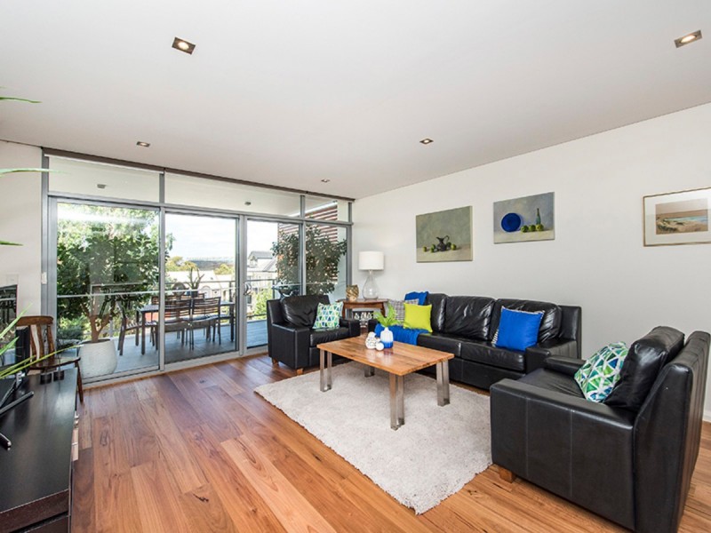 2/47 Tully Road, East Perth WA 6004