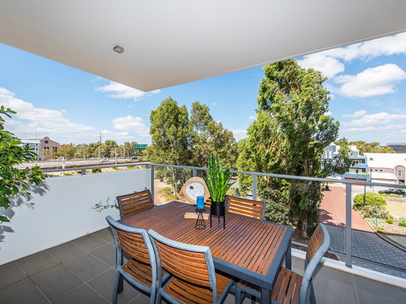 2/47 Tully Road, East Perth WA 6004