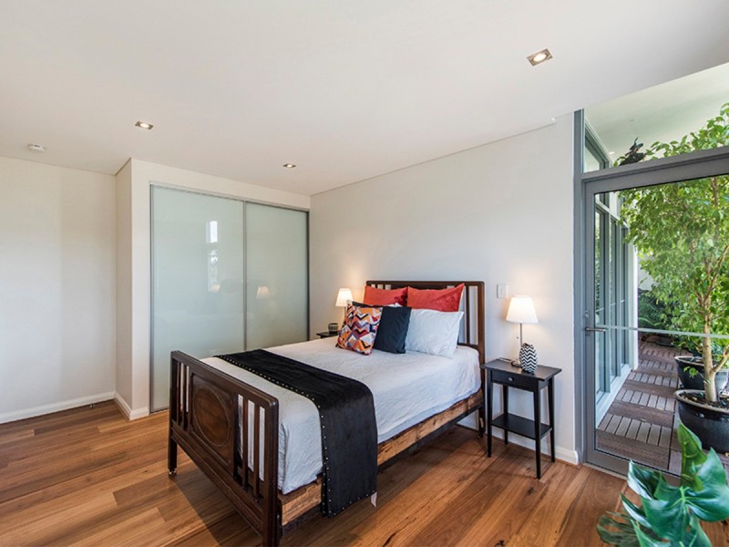 2/47 Tully Road, East Perth WA 6004