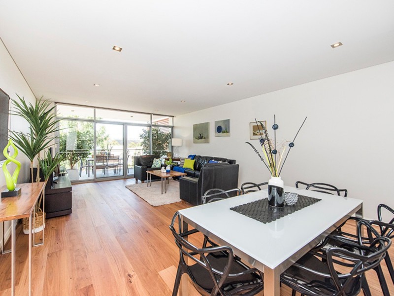 2/47 Tully Road, East Perth WA 6004