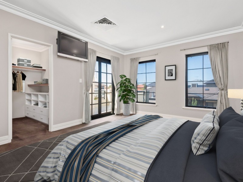 10 Wirraway Loop, Maylands WA 6051