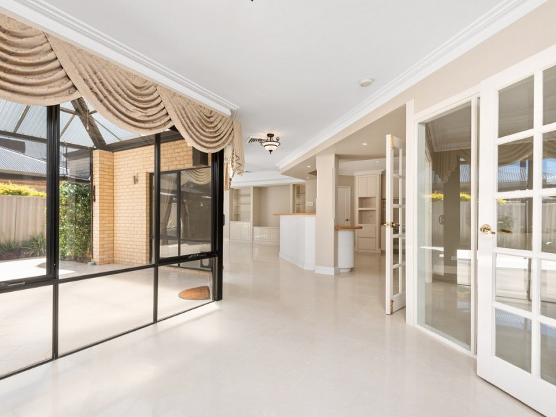 10 Wirraway Loop, Maylands WA 6051