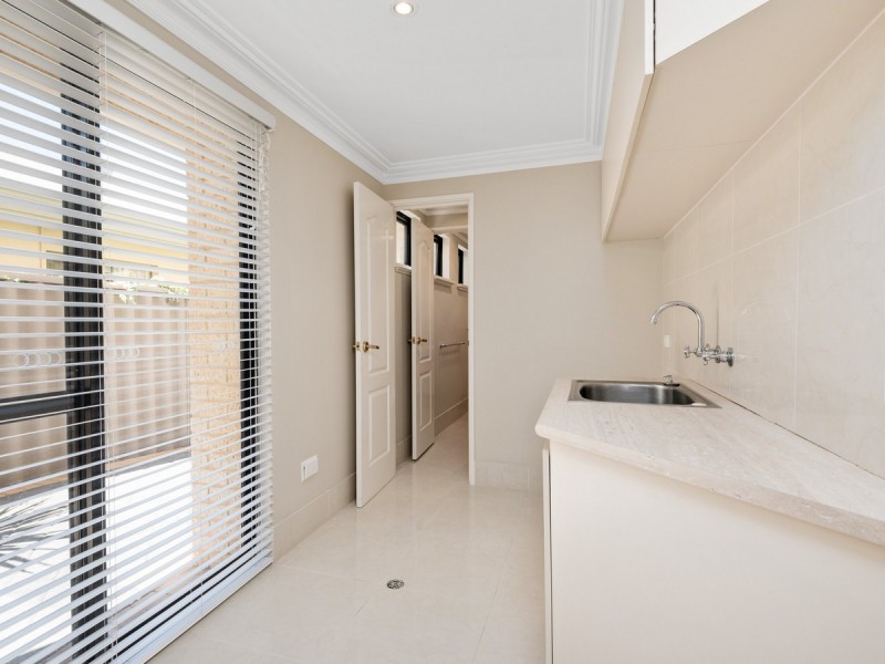 10 Wirraway Loop, Maylands WA 6051