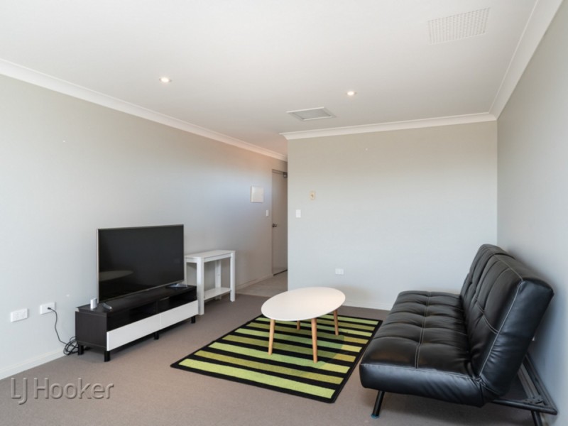 8/329 Sevenoaks Street, Cannington WA 6107