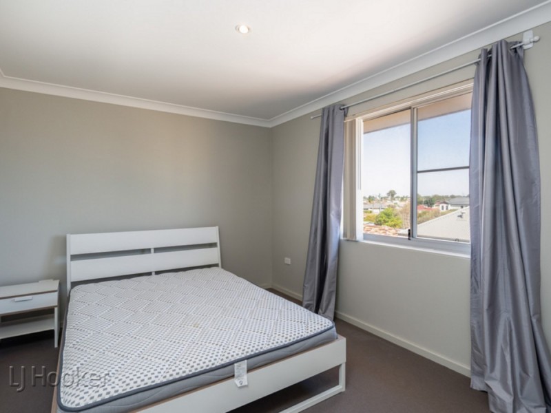 8/329 Sevenoaks Street, Cannington WA 6107