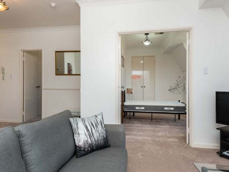 60/11 Regal Place, East Perth WA 6004