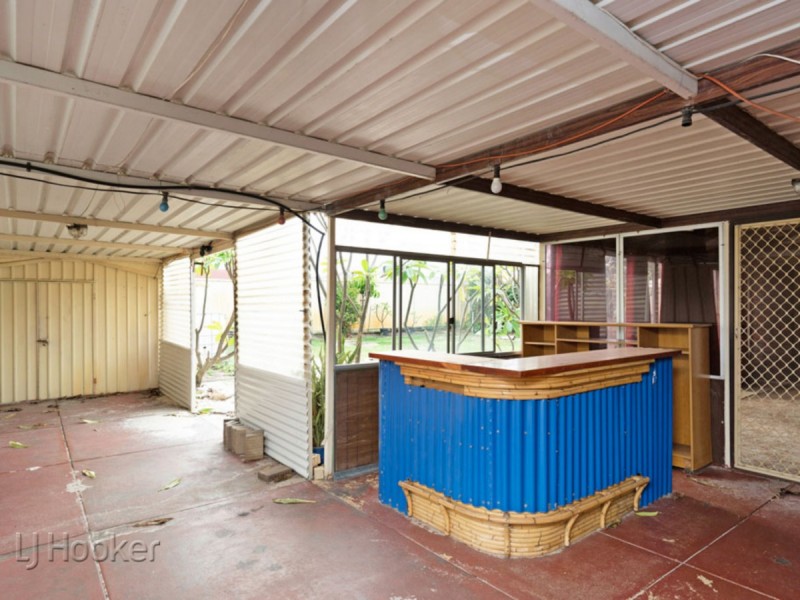 22 Kestrel Way, Thornlie WA 6108