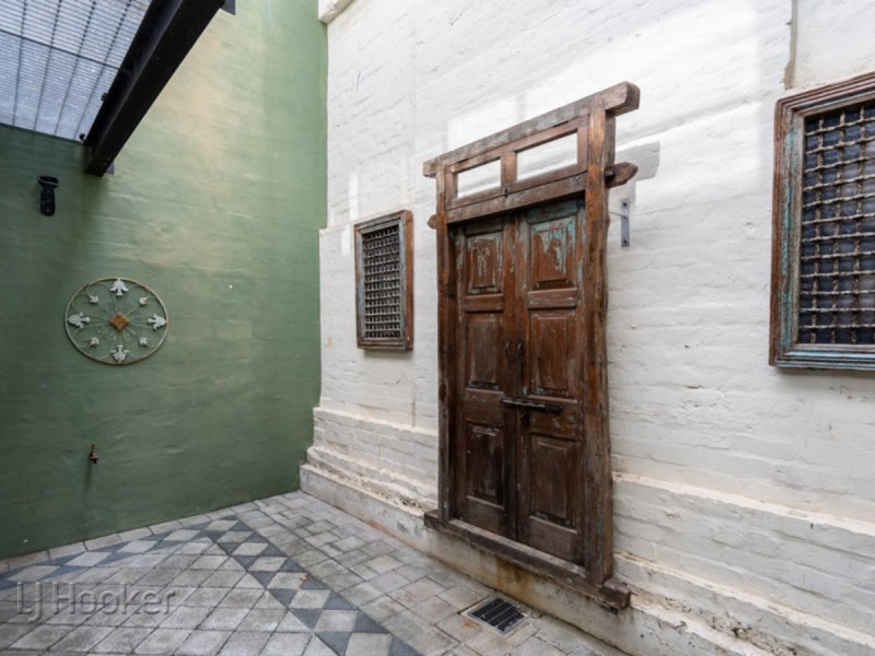 12 Little Saunders Street, East Perth WA 6004