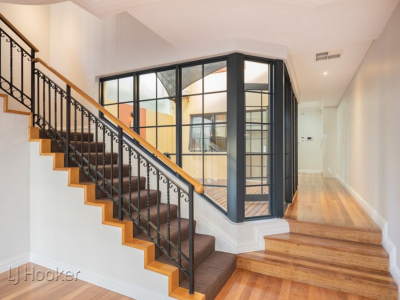 **.28 Henry Lawson Walk **, East Perth WA 6004