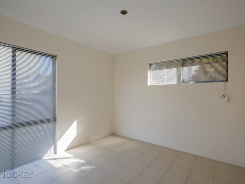 16b Lowes Street, Cloverdale WA 6105