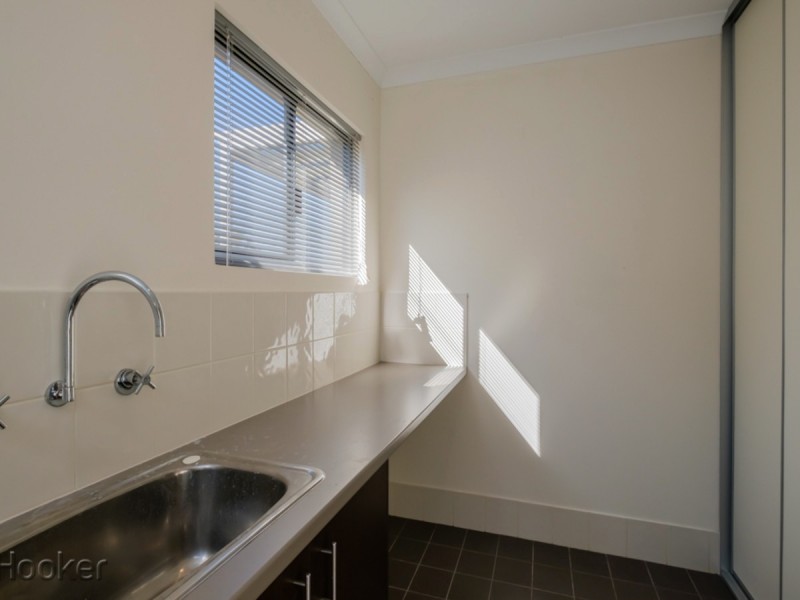 16b Lowes Street, Cloverdale WA 6105