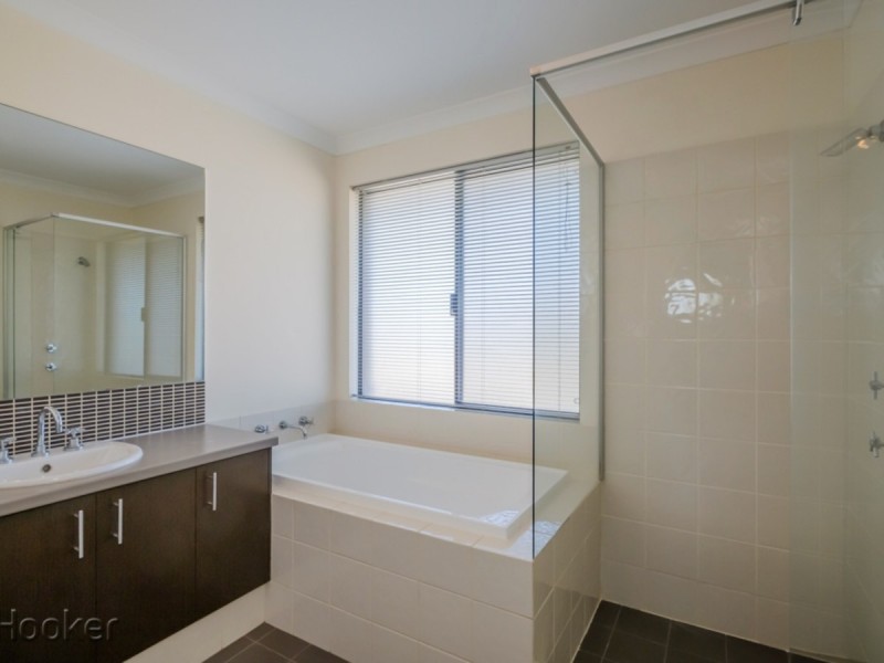 16b Lowes Street, Cloverdale WA 6105