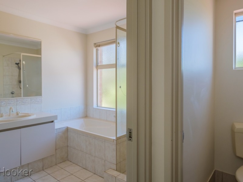 15 Weetman Cove, Cannington WA 6107