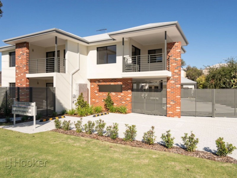 7/4 Whiteside Street, Cloverdale WA 6105