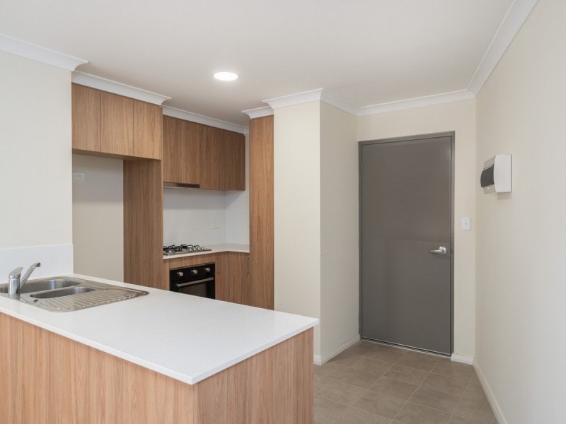 7/4 Whiteside Street, Cloverdale WA 6105