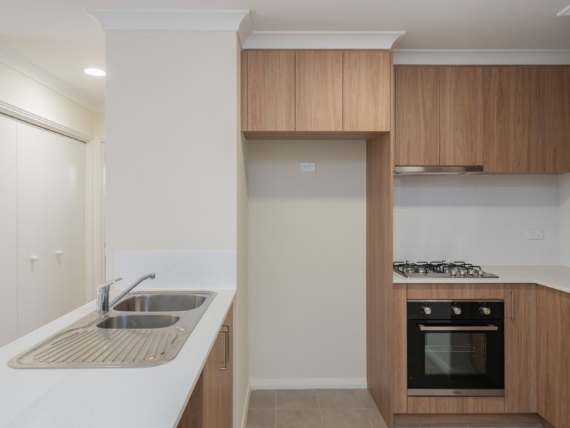 7/4 Whiteside Street, Cloverdale WA 6105