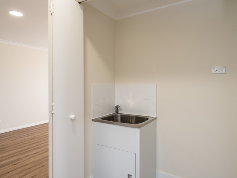 7/4 Whiteside Street, Cloverdale WA 6105
