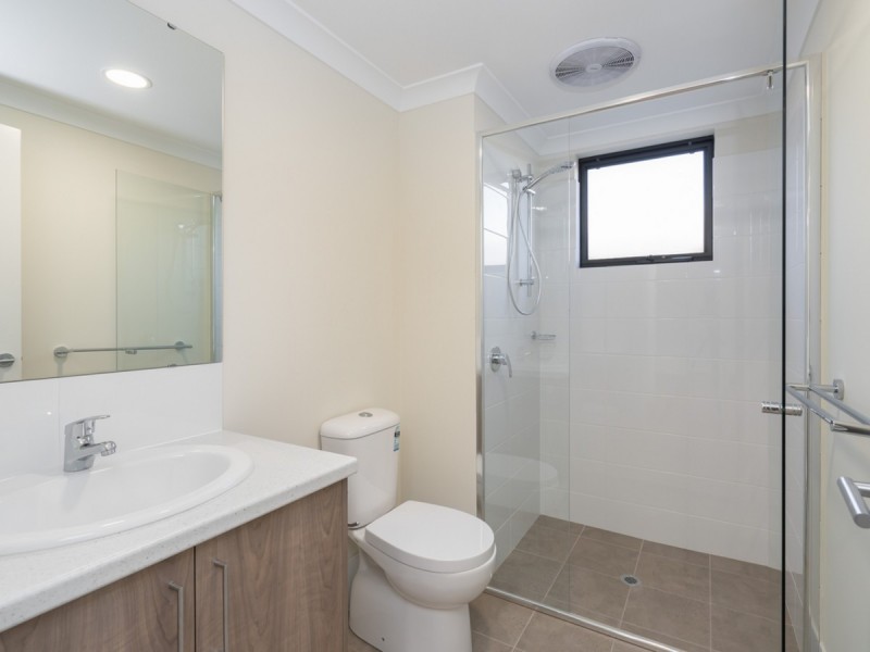 7/4 Whiteside Street, Cloverdale WA 6105