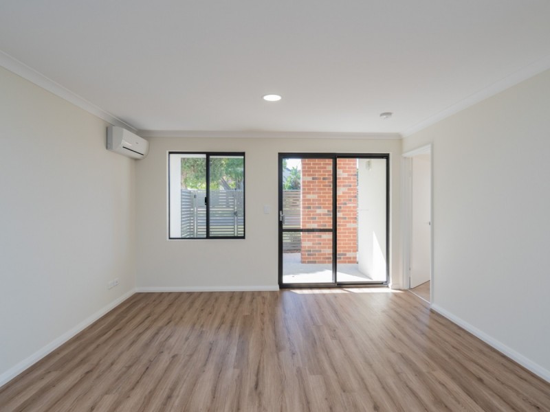 7/4 Whiteside Street, Cloverdale WA 6105