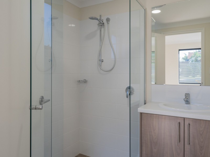7/4 Whiteside Street, Cloverdale WA 6105
