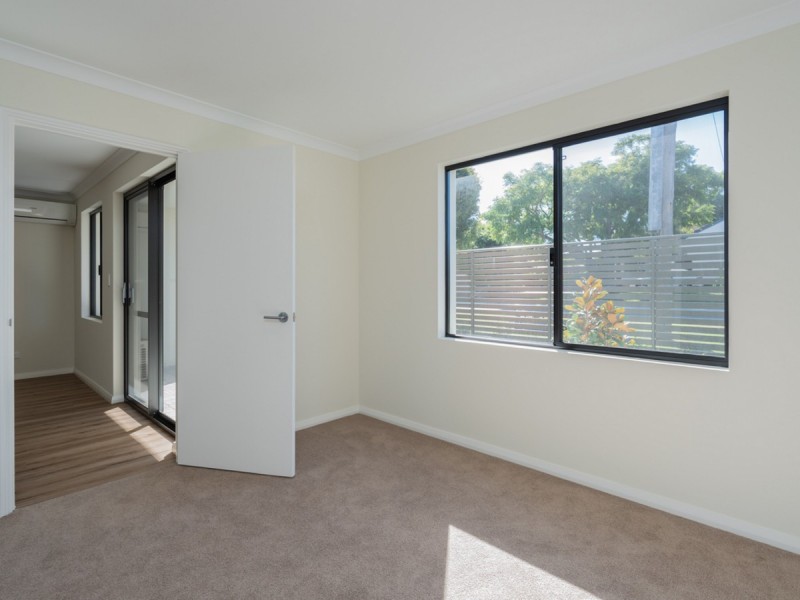 7/4 Whiteside Street, Cloverdale WA 6105