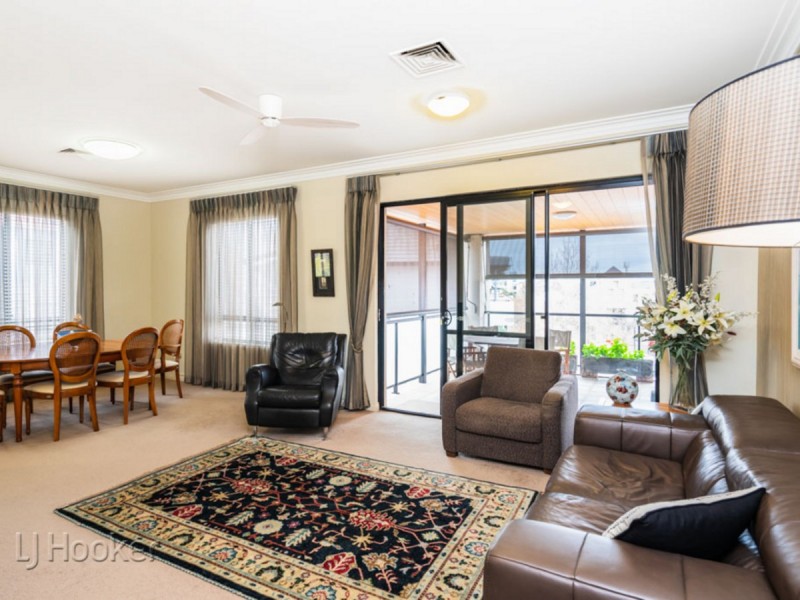 12/25 Haig Park Circle, East Perth WA 6004