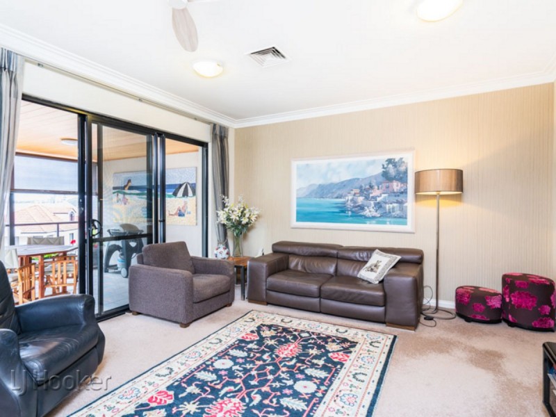 12/25 Haig Park Circle, East Perth WA 6004